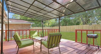 Updated 5BR Baytown Home Sleeps 12 Patio&Grill