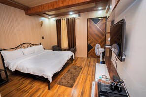1 bedroom, bed sheets