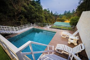 Udendørs pool
