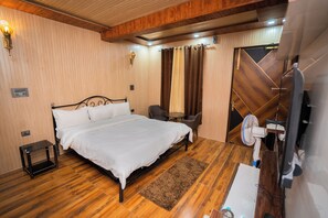 1 bedroom, bed sheets