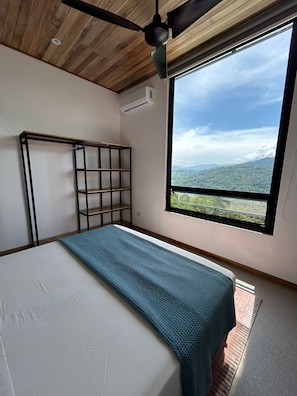 3 bedrooms, iron/ironing board, Internet, bed sheets