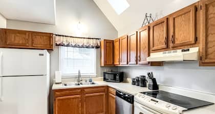 Perfect for Extended Stays! Pet Friendly!