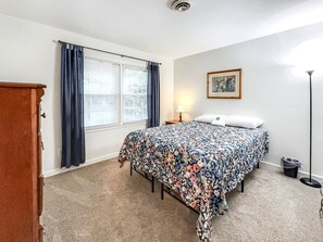 3 bedrooms, WiFi, bed sheets