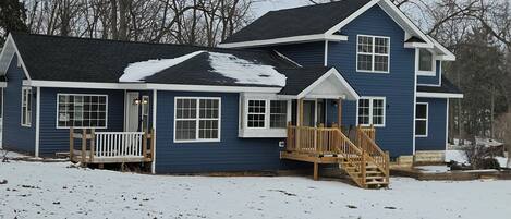 المنشأة من الخارج