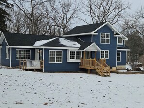 Exterior - NEW! 5BR Designer Reno w/ Lake Access & Firepit - Mins to Lake Geneva (Delavan)