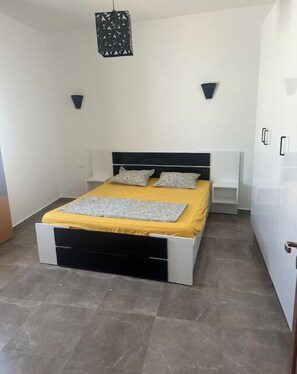 3 soveværelser, strygejern/strygebræt, internetforbindelse, sengetøj