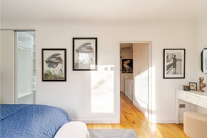 2 bedrooms, iron/ironing board, Internet, bed sheets