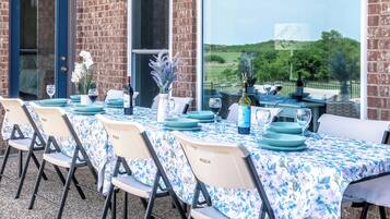 Outdoor dining
