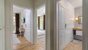 6 habitaciones, tabla de planchar con plancha, wifi y ropa de cama