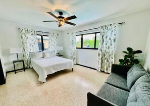 3 bedrooms, WiFi, bed sheets