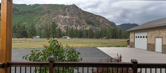 Mountain Views & River Access-Dog-Friendly Retreat Near Missoula In Alberton!