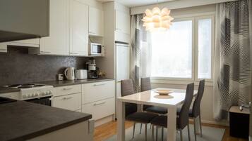 Cookware/dishes/utensils