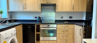 Bright & Spacious 1-Bed Apartment with Balcony & Private Parking