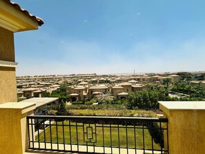 المنطقة المحيطة بالمنشأة