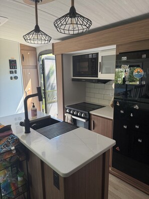 Fridge, microwave, oven, stovetop