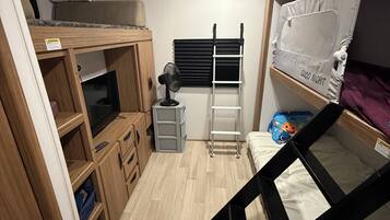 2 bedrooms, travel crib, free WiFi, bed sheets