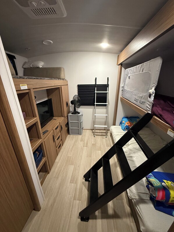 2 bedrooms, travel crib, free WiFi, bed sheets