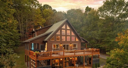 Luxury Chalet: Views, Hot Tub, Sauna, Tesla EV