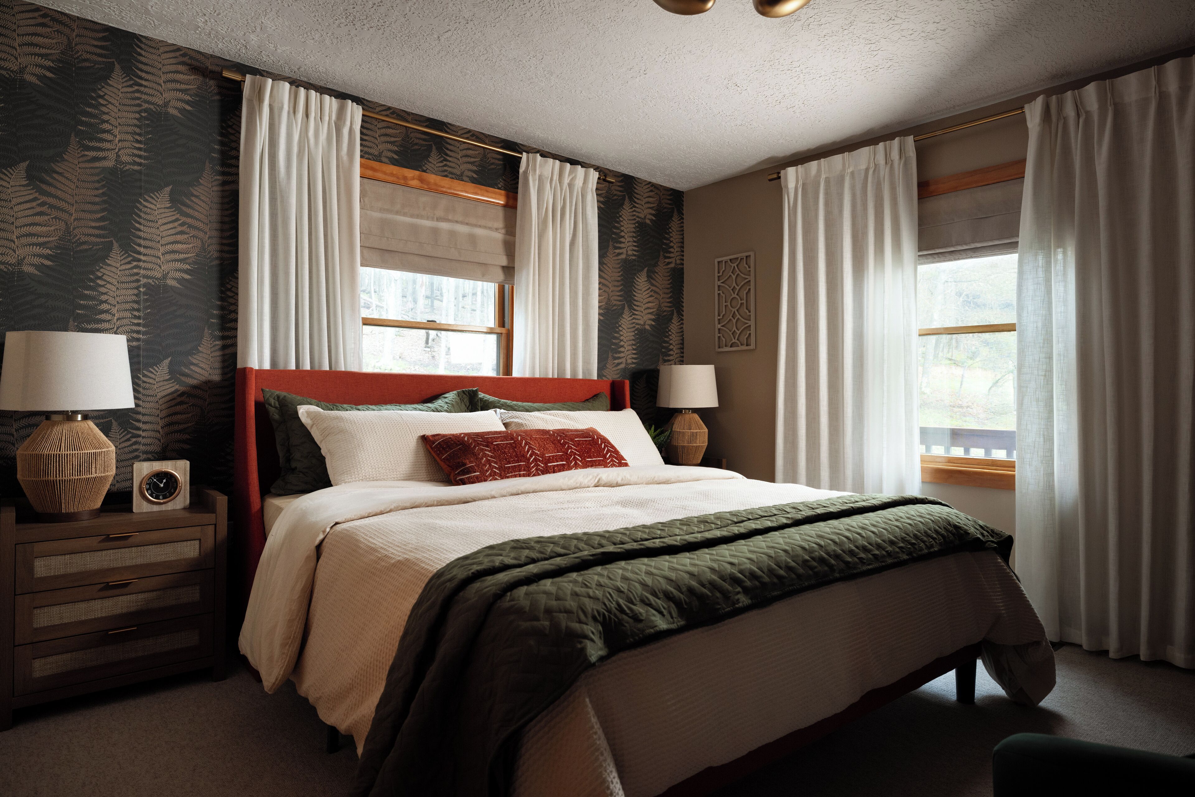 3 dormitorios, escritorio, tabla de planchar con plancha y cuna de viaje