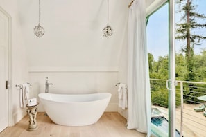Hair dryer, towels - Kenwood Lodge - 5 Bedroom/En-suite, Heated Pool (Kenwood)