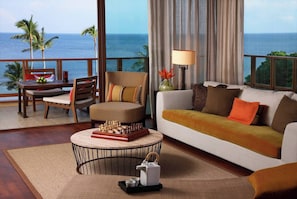 Condo, 2 Bedrooms, Accessible | Living room