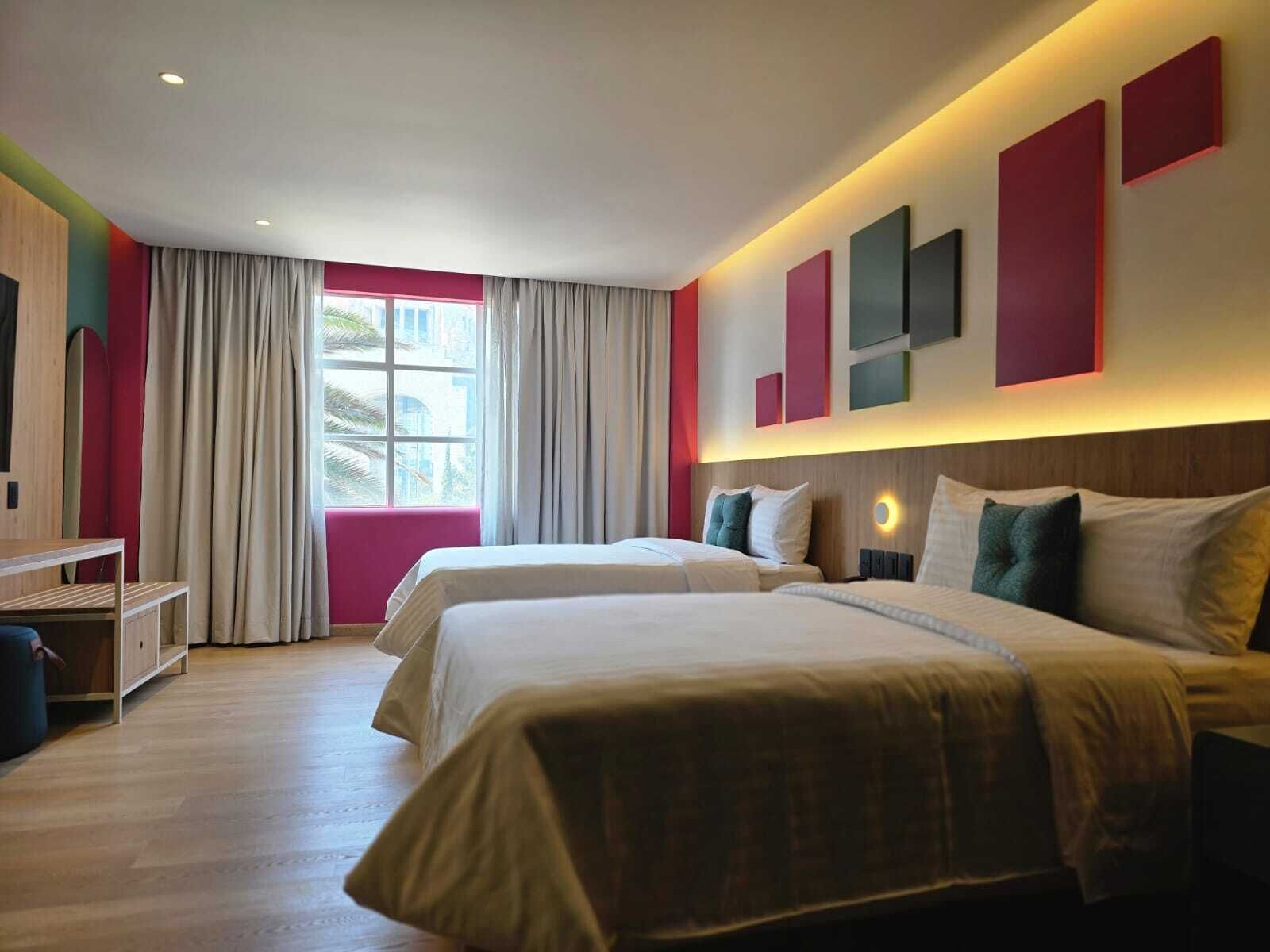 Deluxe Room with Monument View | In-room safe, free WiFi, bed sheets, wheelchair access