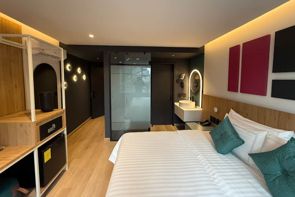 Kamar Eksekutif | Brankas, Wi-Fi gratis, dan seprai linen