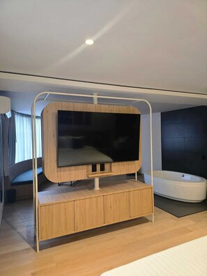 In-room safe, free WiFi, bed sheets, wheelchair access - HOTEL MORE BY KAVIA (Mexico City)