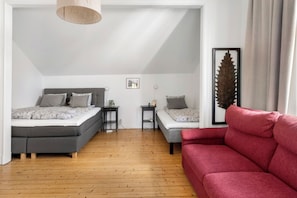 Chambre Quadruple Familiale | Wi-Fi gratuit, draps fournis