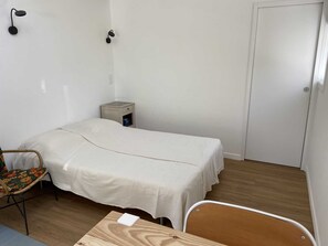 1 室のベッドルーム、アイロン / アイロン台、WiFi、ベッドシーツ