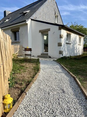 Property grounds - Kernevé lean-to (Plouharnel)