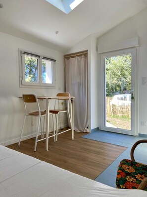 Dining - Kernevé lean-to (Plouharnel)