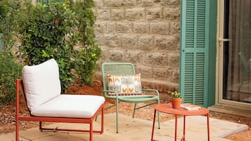 Habitación doble superior, patio, vistas al jardín | Terraza o patio