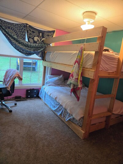 Charming 2-bedroom lakehouse with  boating dock and hot tub in Leesville SC