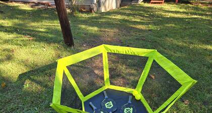 2-bedroom lakehouse with boating dock and hot tub at Lake Murray Shores