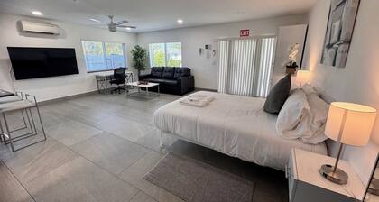 Unique Retreat - Unit A: Cozy First-Floor Oasis