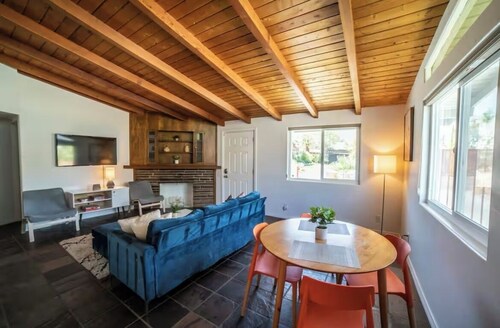 Modern Desert Escape w/ Mountain Views 2BD#222624