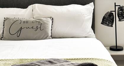 4-min drive from NEC/BHX Airport/HS2 - Sleeps 10 guest.