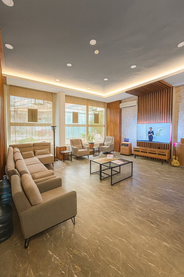 Lobby sitting area - Ferah Hotel (Gebze)