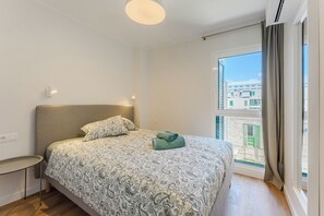 3 bedrooms, in-room safe, desk, iron/ironing board