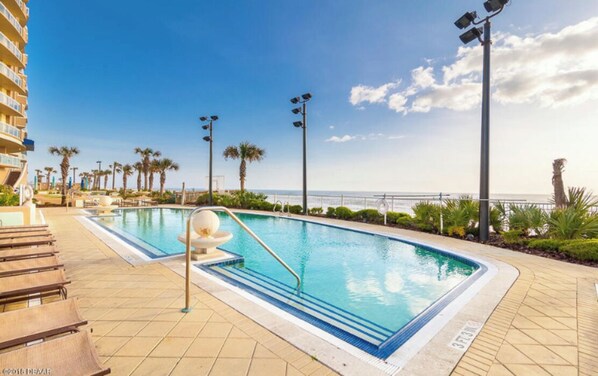 Outdoor pool, a heated pool