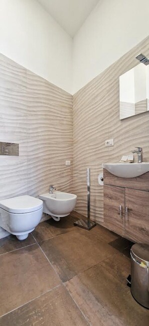 Double Room, City View | Bathroom | Hair dryer, towels, soap, shampoo
