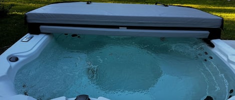 Baignoire à remous extérieure