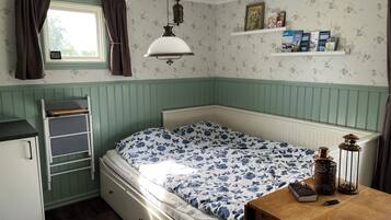 1 habitación, caja de seguridad en la habitación y escritorio