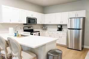 Microwave, oven, stovetop, dishwasher