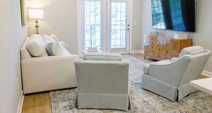 GameDay Oxford Condo- 1 Mile to the Grove with Direct Walking Trail Access!