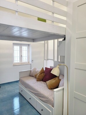 2 habitaciones, cuna de viaje, wifi gratis y ropa de cama 
