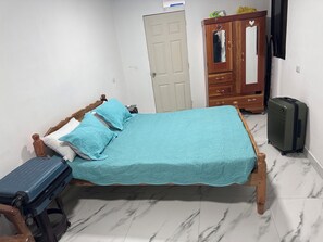 1 bedroom, iron/ironing board, free WiFi