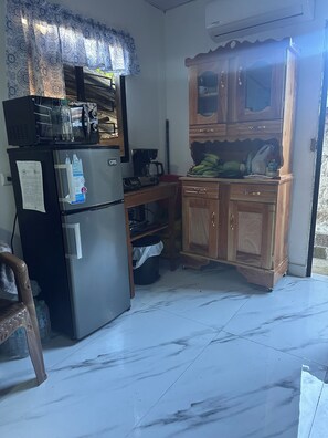 Fridge, microwave, toaster, cookware/dishes/utensils - The Best Place to Relax with Family  (Caserio Valle Nuevo)