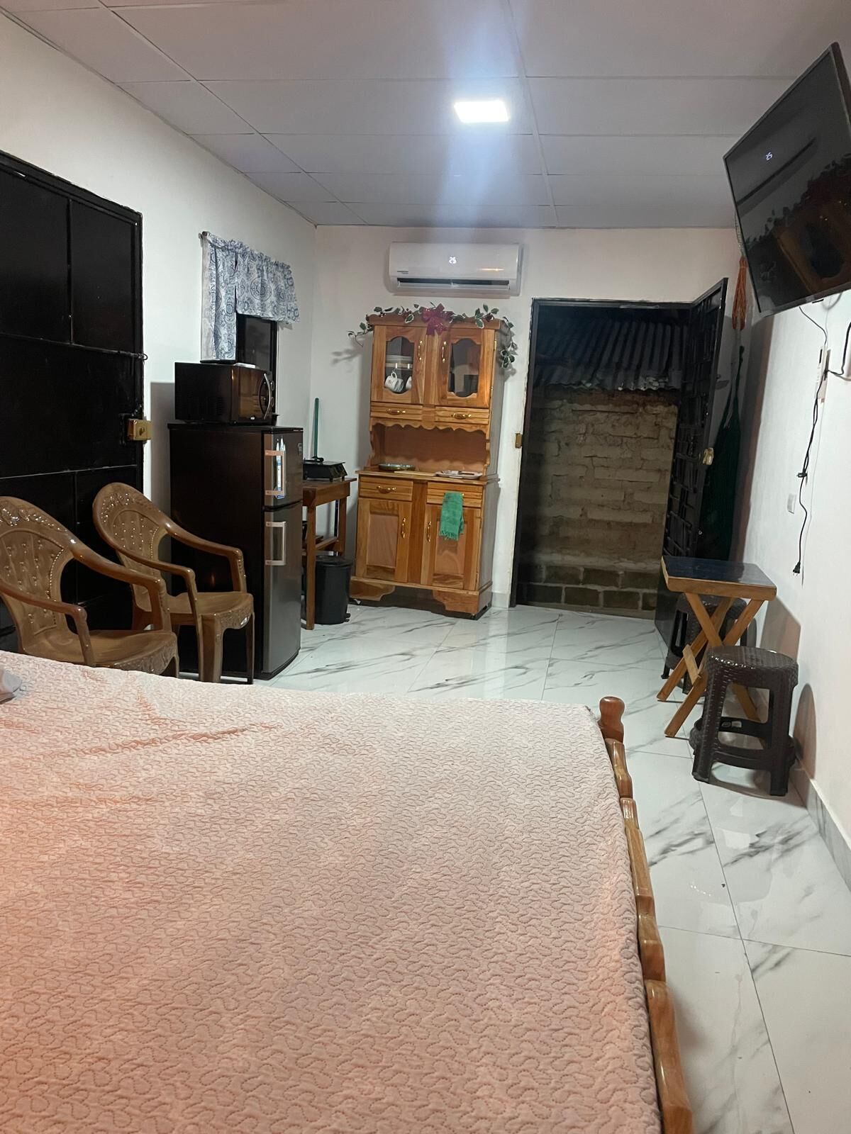 Een strijkplank/strijkijzer, gratis wifi, rolstoeltoegang